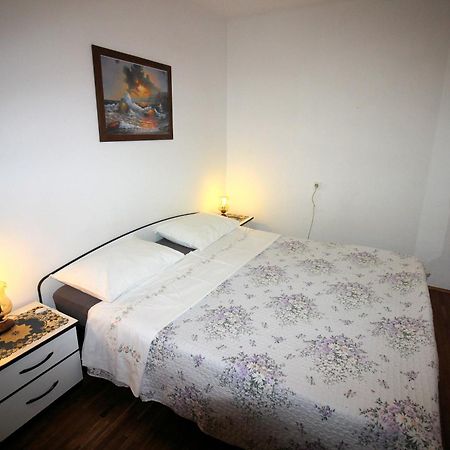 Apartment Leana Selce Exterior foto